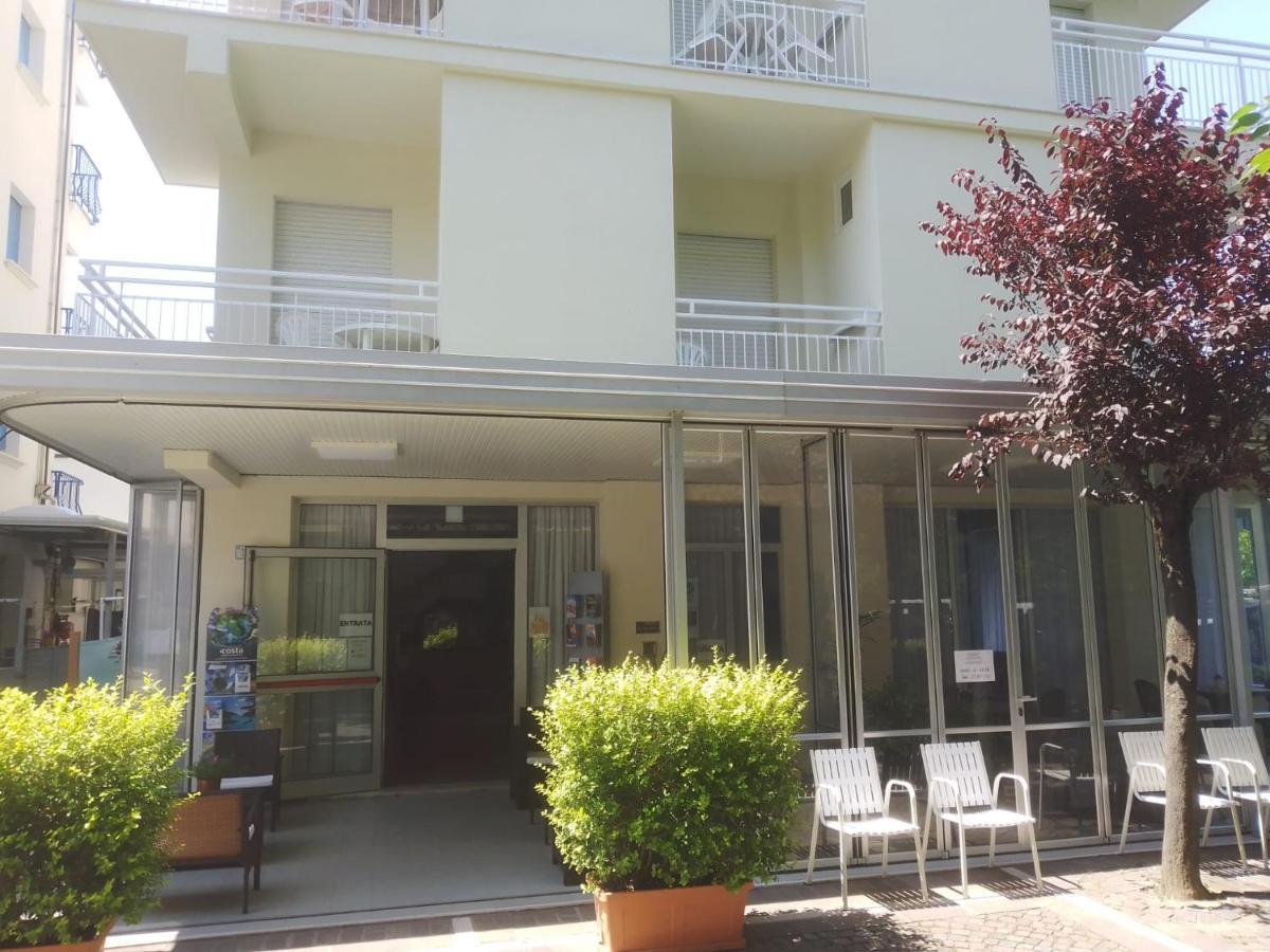 B&B - Meuble' - Hotel " Cordiale " Misano Adriatico Exteriör bild