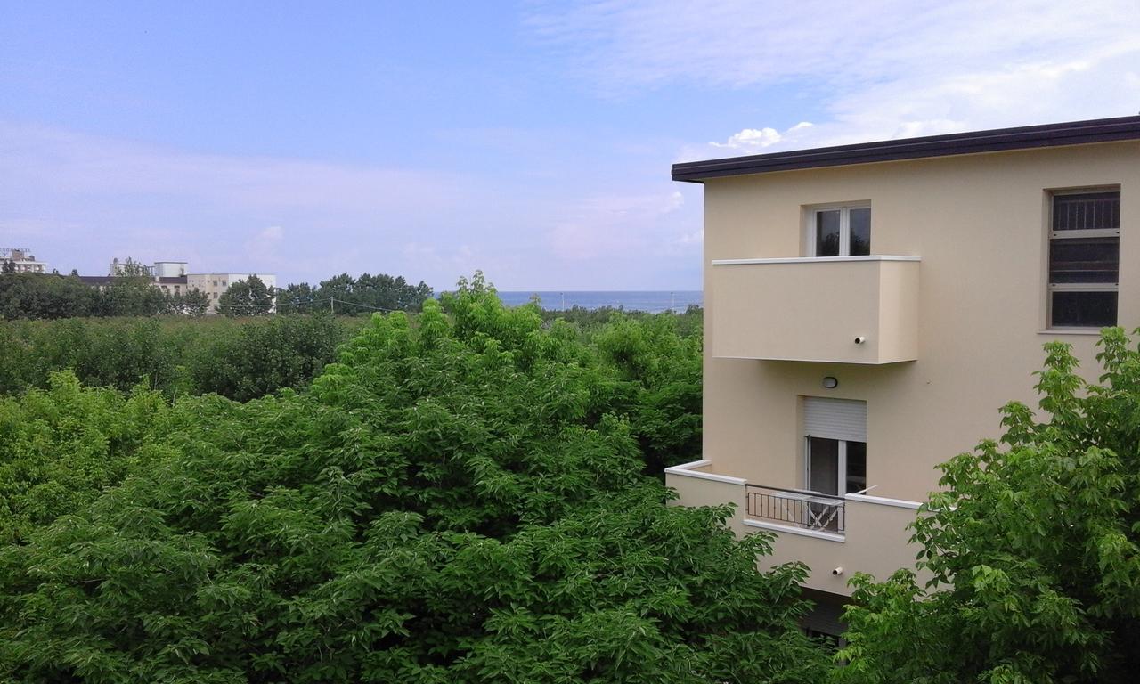 B&B - Meuble' - Hotel " Cordiale " Misano Adriatico Exteriör bild