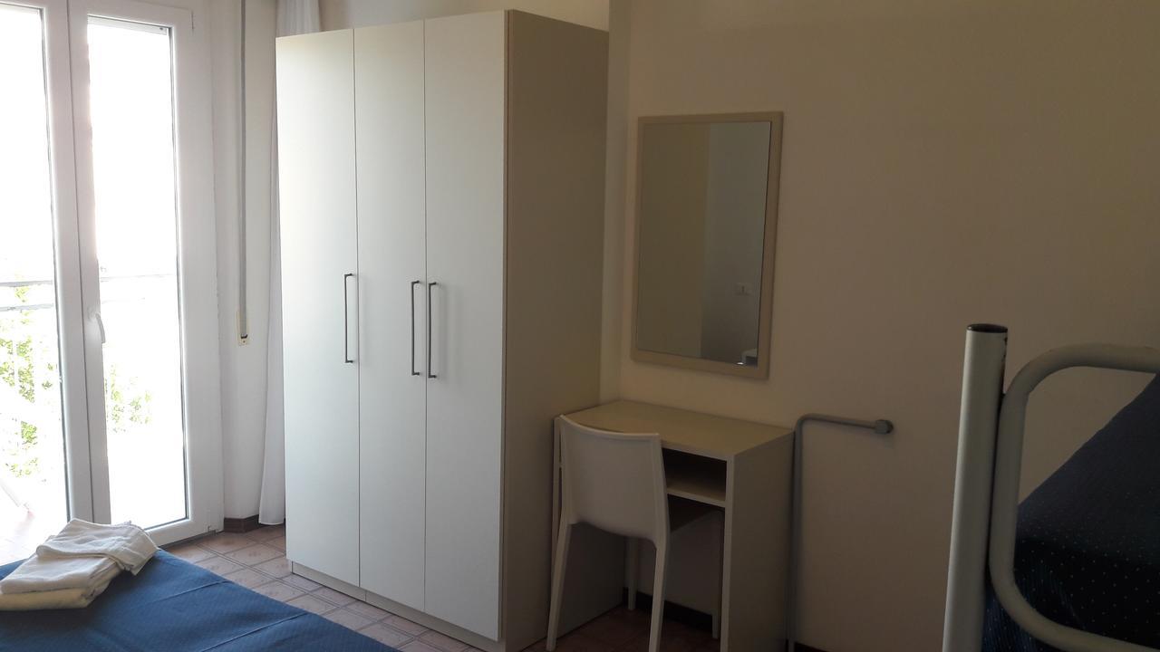B&B - Meuble' - Hotel " Cordiale " Misano Adriatico Exteriör bild